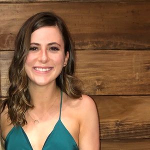 Meet your Posher, Olivia